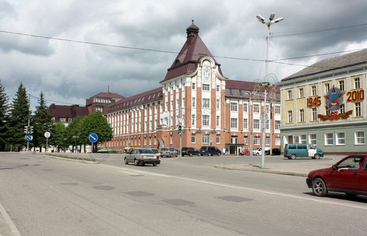 Gebäude der ehem. preußischen Bezirksregierung in der Innenstadt von Gussew (Gumbinnen)
