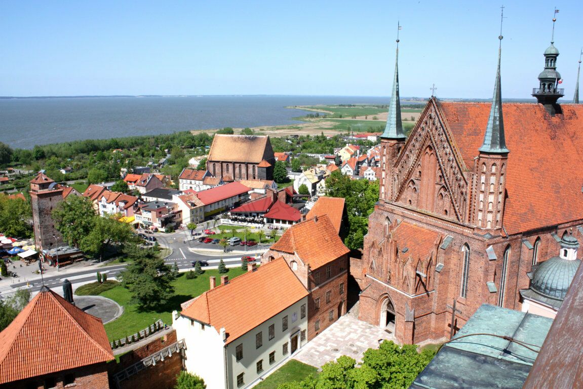 Der Frauenburger Dom auf dem Kathedralhügel in Frombork