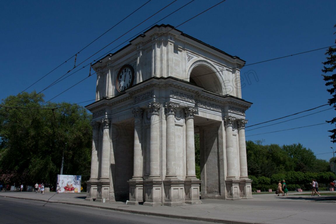Der Triumpbogen im Zentrum der moldawischen Hauptstadt