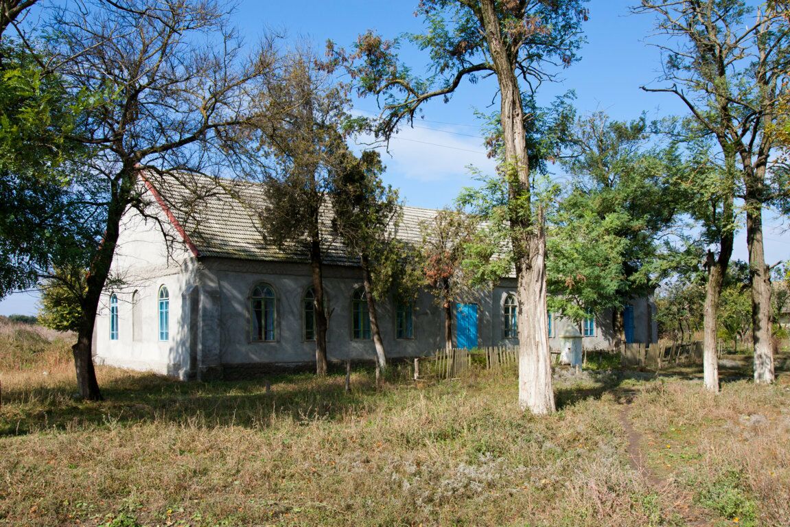 Die alte Schule in der ehemaligen deutschen Siedlung Pomasan